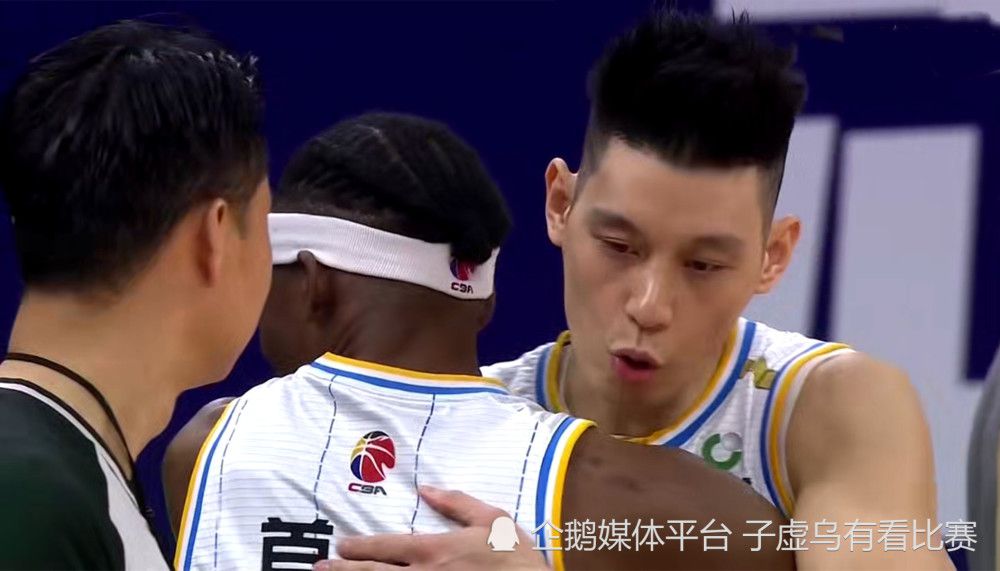 这是一部典型的日本玄色诙谐笑剧，影片的主人公佐平次是个骗子式的人物，影片描述他在江户时期情况卑劣的倡寮里若何奇妙地发挥骗术，在各类阶级的人物之间混饭吃的保存术来表示仁慈的出缺点的小人物。可是，这类笑是繁重的，伤感的。影片从始至终贯串着日本年夜众脍炙人口的单口相声，在相声间穿插着佐平次被扣打工还账，在艺妓馆里混成了人见人爱的宝物，又偶遇幕府末期的政治家高杉晋作，为救被卖进倡寮的少女，赞成协助晋作筹谋往烧品川的英国领事馆的故事。被称作 “落语”的日本单口相声与佐平次的故工作节相佐相辅，组成一出超等古装嘲讽喜